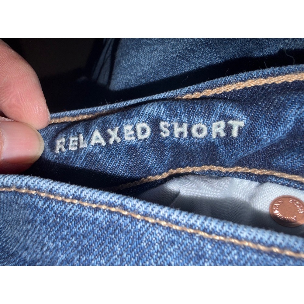 American Eagle Strigid Relaxed Shorts Dark Wash Raw Hem Denim Women 0 T03-25 - Picture 8 of 9